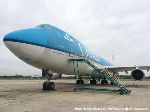 B747F KL en plataforma EZE 2