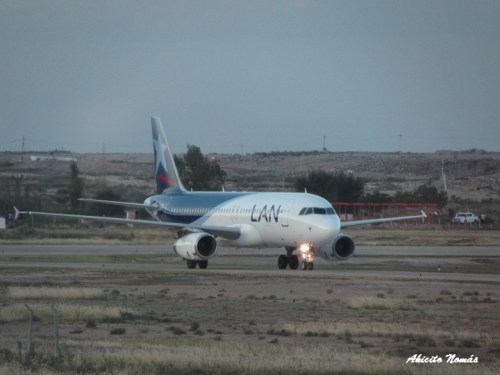 LV-BFY rodando recien aterrizado
