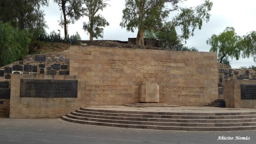 Ingreso al Monumento II