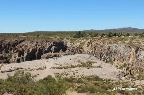 Al fondo Villa El Nihuil