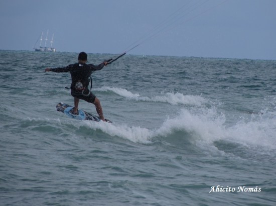 Surfeando el mar bravo