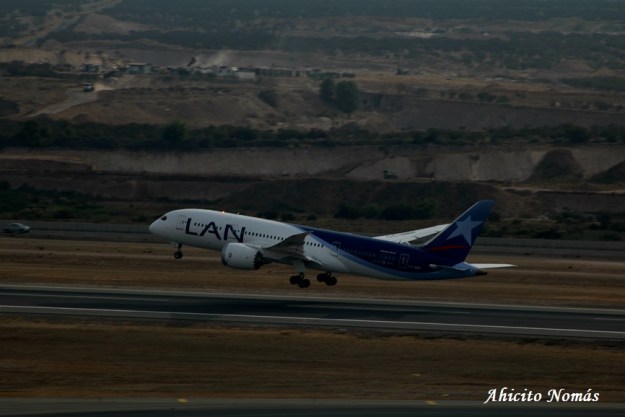 B787 CC-BBH levanta vuelo