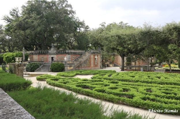 Escalinatas del jrdin