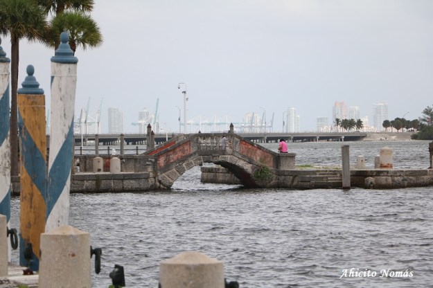 Puente sobre el agua