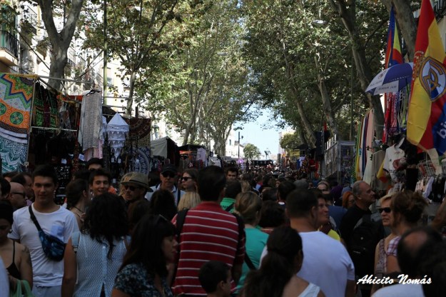 hormiguero-de-gente-en-el-rastro