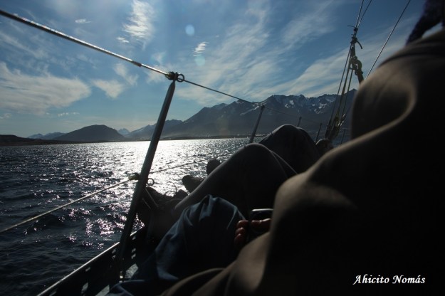 todos-sentados-contra-el-sol